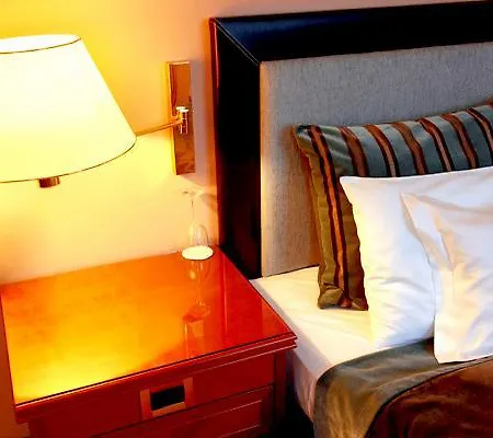 Sagrada Familia Rosalia De Castro Padilla Inh 22894 Hotel 3*